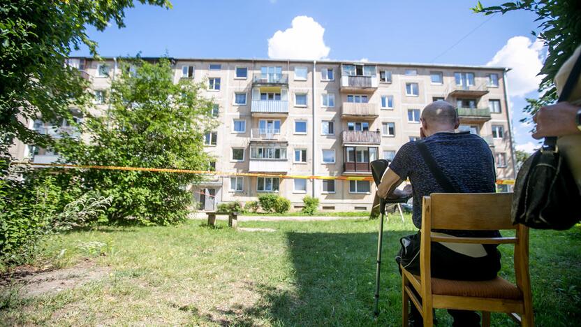 Kauno daugiabučio sienoje atsivėrė didžiulis plyšys