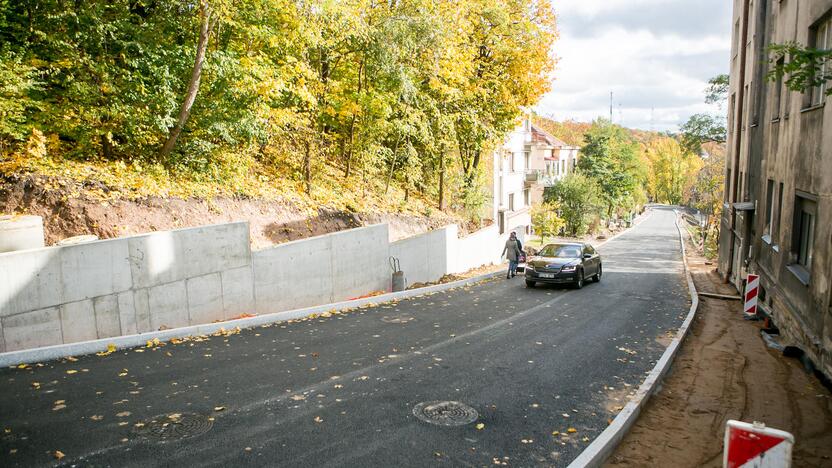 Po remonto atnaujintas eismas Žemaičių gatvės įkalne