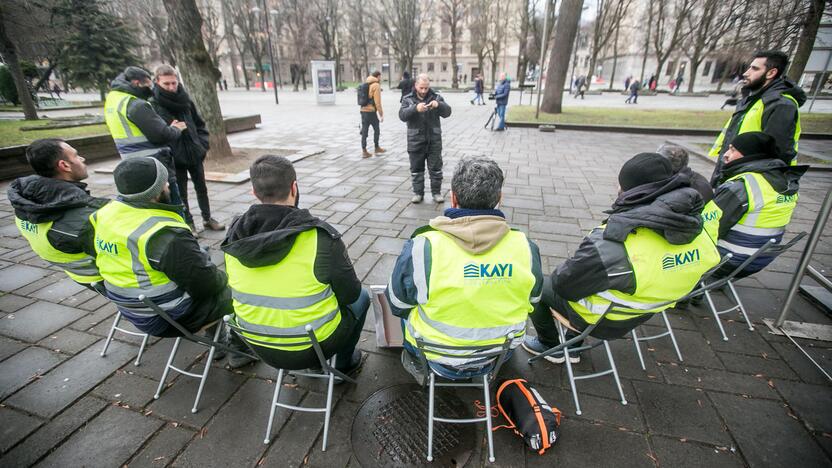 Stadioną statančių turkų protestas