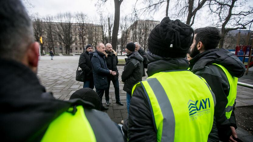 Stadioną statančių turkų protestas