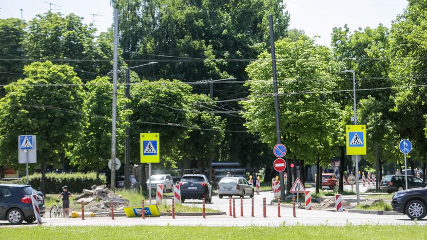 Uždaryta Kovo 11-osios gatvės atkarpa