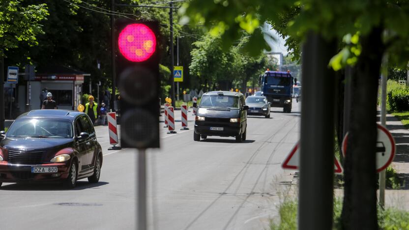 Uždaryta Kovo 11-osios gatvės atkarpa