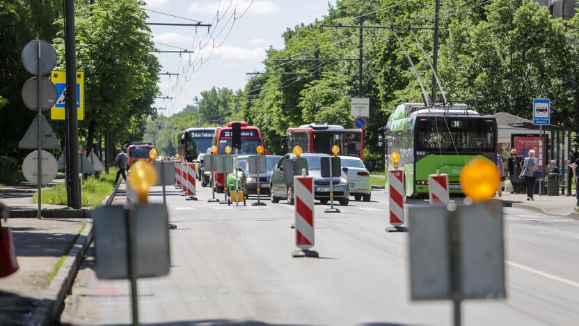 Uždaryta Kovo 11-osios gatvės atkarpa