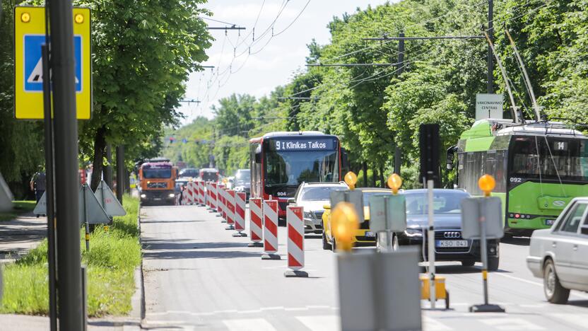 Uždaryta Kovo 11-osios gatvės atkarpa