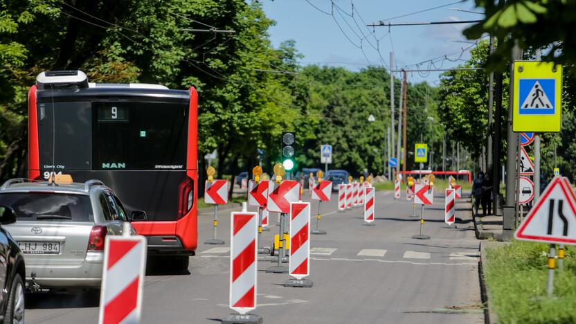 Uždaryta Kovo 11-osios gatvės atkarpa