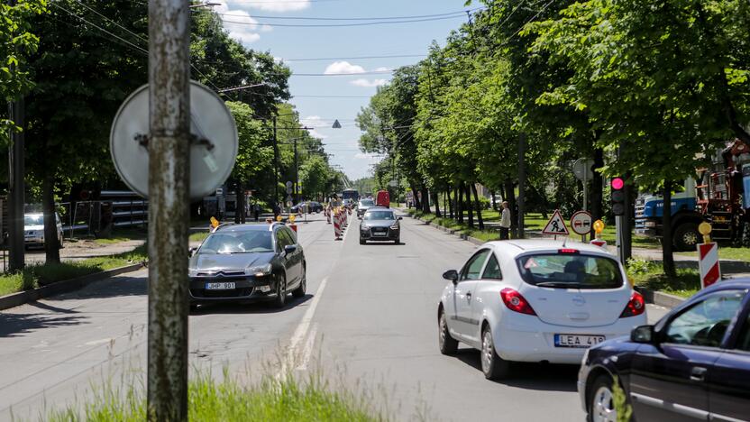 Uždaryta Kovo 11-osios gatvės atkarpa