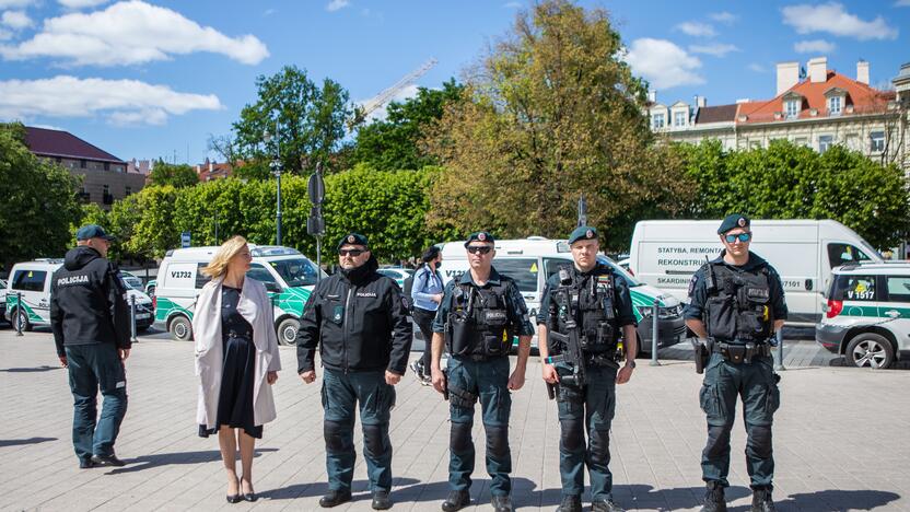 Atsisveikinimas su žuvusiu pareigūnu S. Žymantu