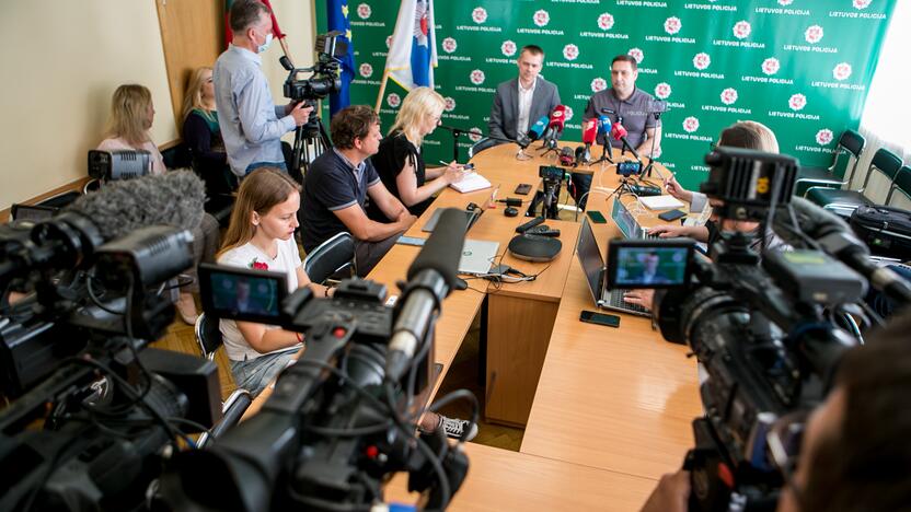 Kauno policijos spaudos konferencija dėl nuslėptų mokesčių