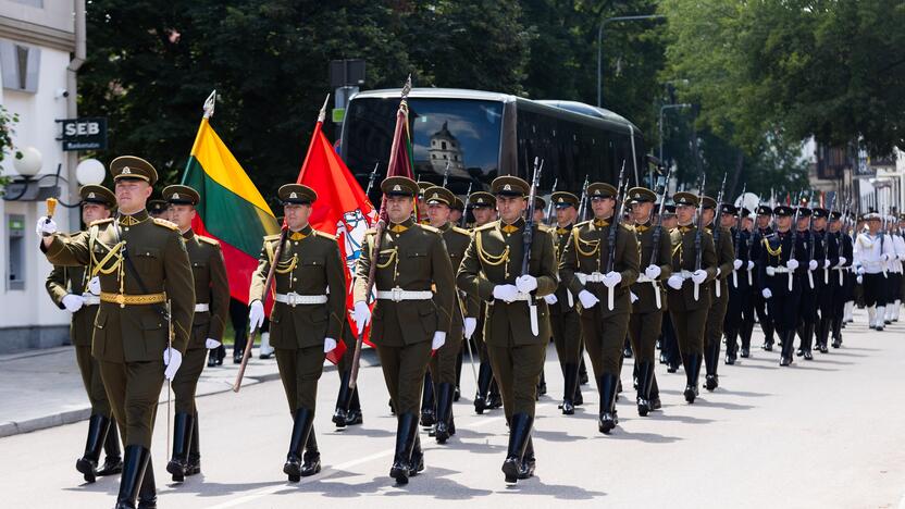 Lietuvos ginkluotųjų pajėgų vėliavų, būrių ir vadų rikiuotė