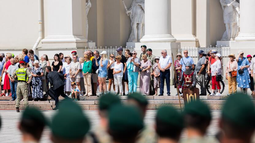 Lietuvos ginkluotųjų pajėgų vėliavų, būrių ir vadų rikiuotė