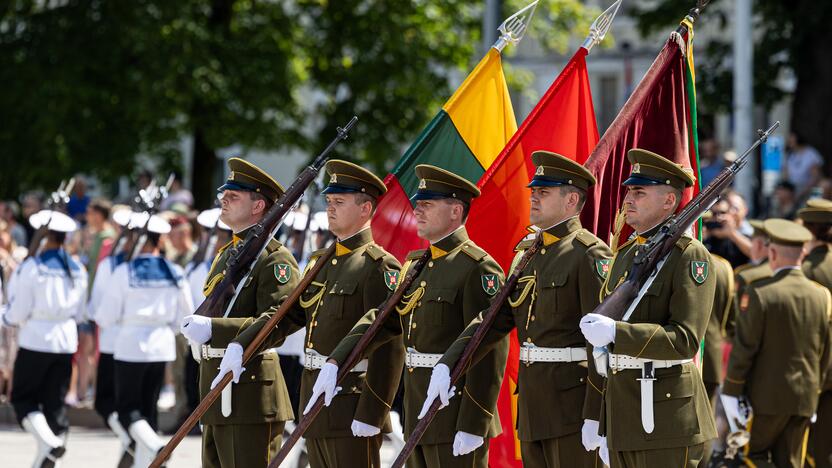 Lietuvos ginkluotųjų pajėgų vėliavų, būrių ir vadų rikiuotė