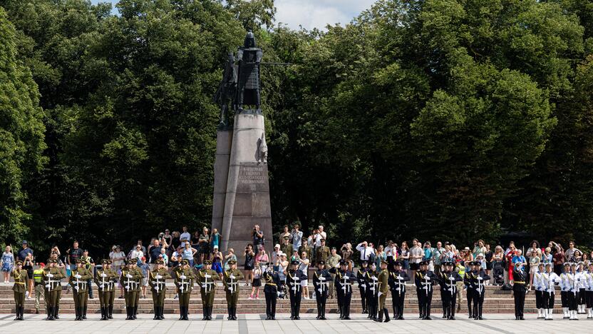 Lietuvos ginkluotųjų pajėgų vėliavų, būrių ir vadų rikiuotė