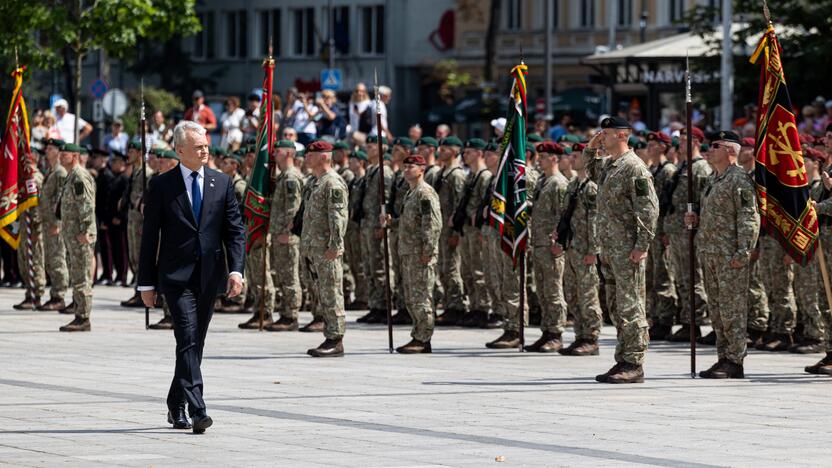 Lietuvos ginkluotųjų pajėgų vėliavų, būrių ir vadų rikiuotė