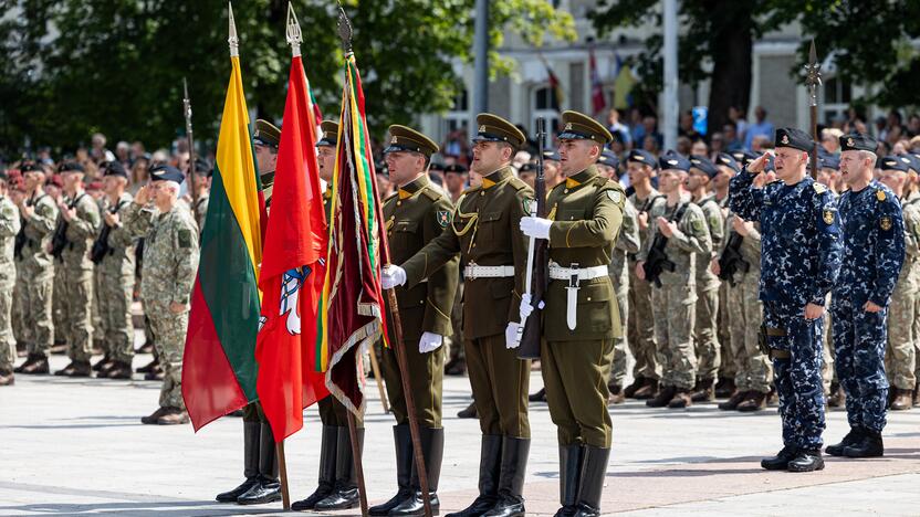 Lietuvos ginkluotųjų pajėgų vėliavų, būrių ir vadų rikiuotė