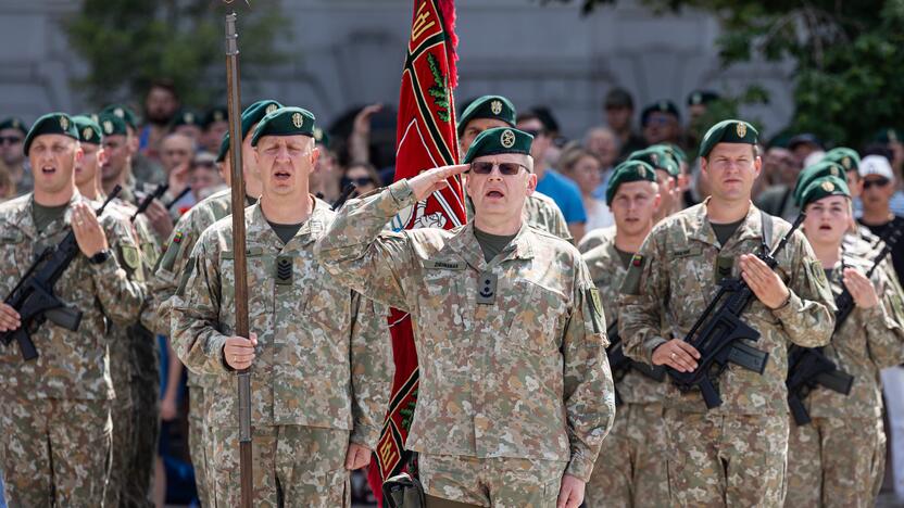 Lietuvos ginkluotųjų pajėgų vėliavų, būrių ir vadų rikiuotė