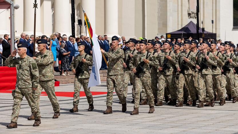 Lietuvos ginkluotųjų pajėgų vėliavų, būrių ir vadų rikiuotė