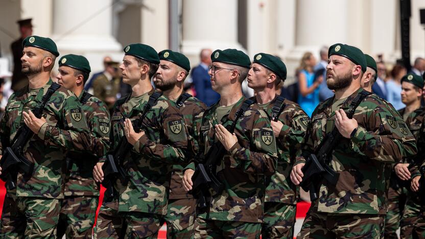 Lietuvos ginkluotųjų pajėgų vėliavų, būrių ir vadų rikiuotė