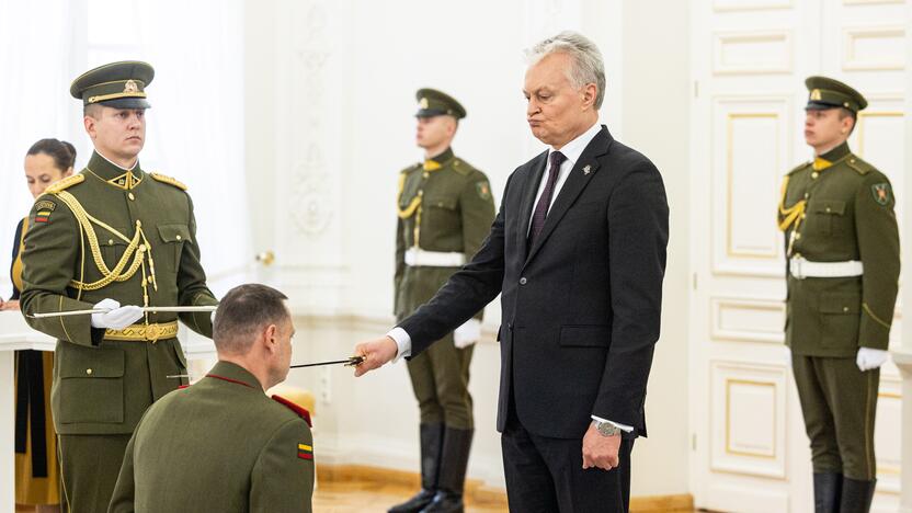 Prezidentas suteikė brigados generolo laipsnį pulkininkui A. Alasauskui