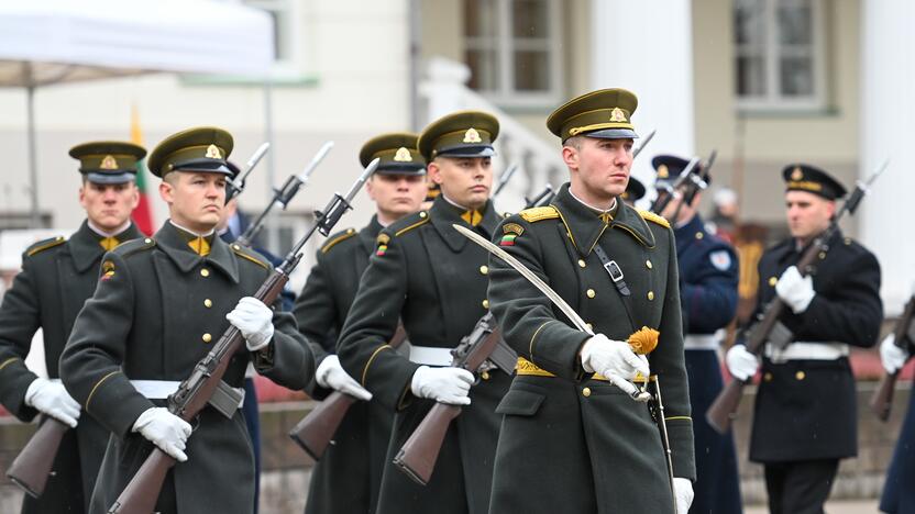 Prezidentas pasveikino Garbės sargybos kuopą