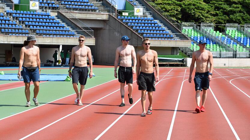 Vasara: artimiausiomis dienomis Japonijoje oras kais iki 30–32 °C, tad mūsų plaukikai stadione nežsibus.