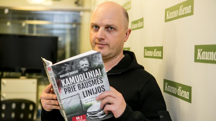 Bagažas: "Kamuoliniai – prie bausmės linijos" – devintoji D.Dargio knyga apie Lietuvos kriminalinį pasaulį.