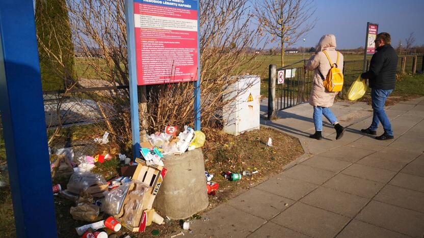 Darbymetis: šią savaitę, artėjant Motinos dienai, itin aktyviai tvarkomi artimųjų kapai.