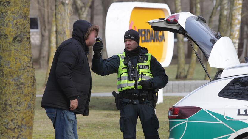 Realybė: vairuotojų blaivumo patikros dažnai būna rezultatyvios.