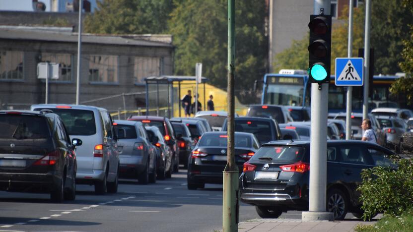 Piktinasi: netoli Minijos ir Naikupės gatvių sankryžos gyvenančių klaipėdiečių ramybę naktimis drumsčia per garsūs šviesoforų signalai.