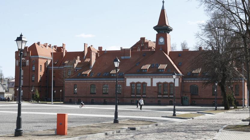 Nežinia: kodėl norima sujungti dvi įstaigas, konkrečių atsakymų nėra.