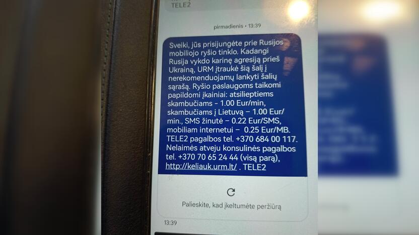 Perspėjo: klaipėdiečiai Smiltynėje sulaukė pranešimo, kad jų telefonai persijungė į Rusijos operatoriaus ryšį.