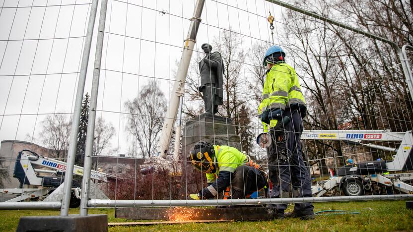 Vilniuje nukeltas P. Cvirkos paminklas