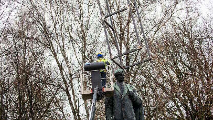 Vilniuje nukeltas P. Cvirkos paminklas