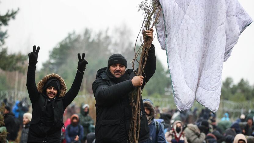 Nelegalūs migrantai Lenkijos ir Baltarusijos pasienyje