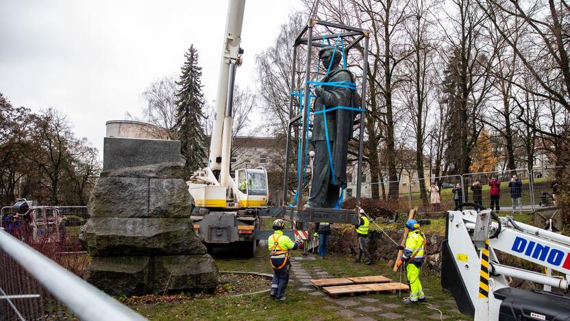 Vilniuje nukeltas P. Cvirkos paminklas