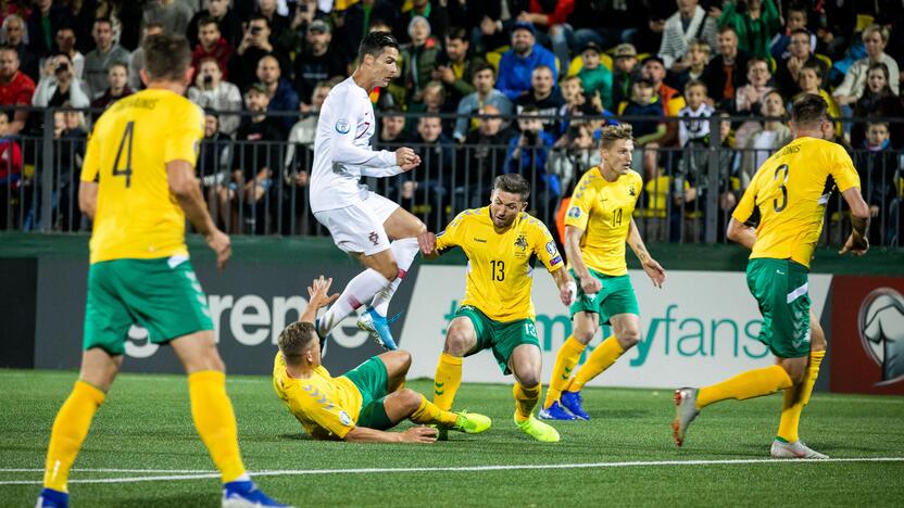 Futbolas: Lietuva – Portugalija 1:5