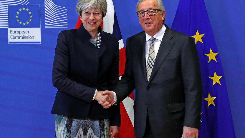  Jeanas - Claude Junckeris ir Theresa May