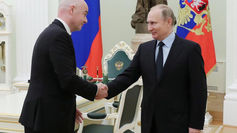 Gianni Infantino ir Vladimiras Putinas