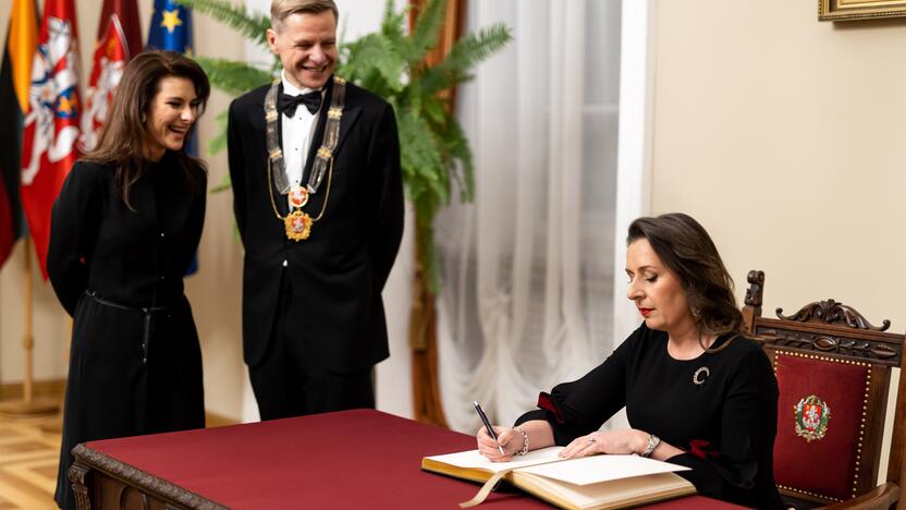 Vilniaus miesto garbės pilietės vardo suteikimo rašytojai K. Sabaliauskaitei ceremonija