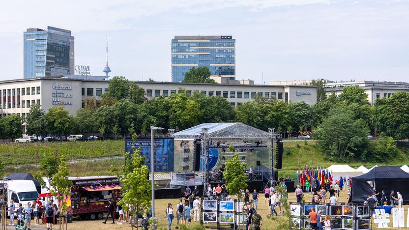 NATO festivalis prie Baltojo tilto