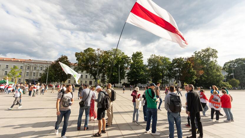 Baltarusių mitingas Katedros aikštėje