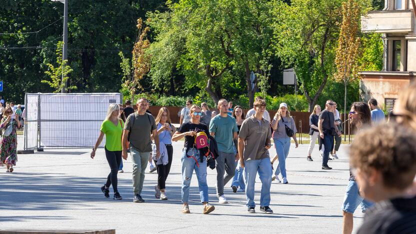 E. Sheerano gerbėjai jau laukia koncerto