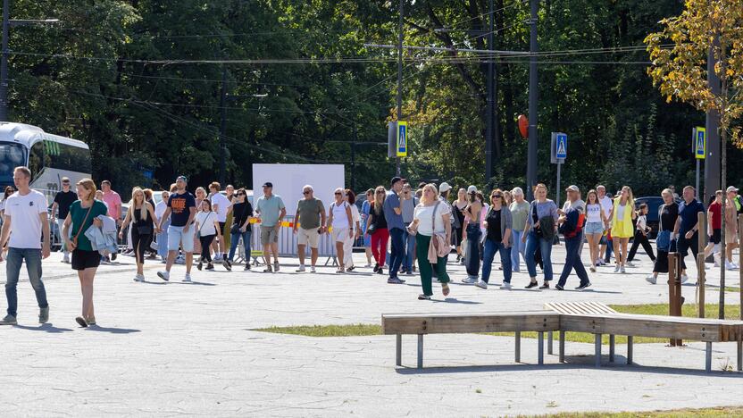 E. Sheerano gerbėjai jau laukia koncerto