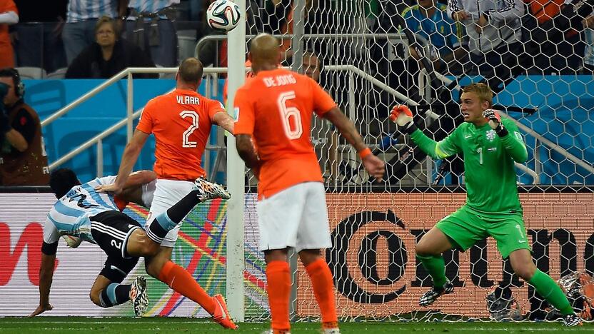 Pasaulio futbolo čempionato pusfinalis: Olandija - Argentina