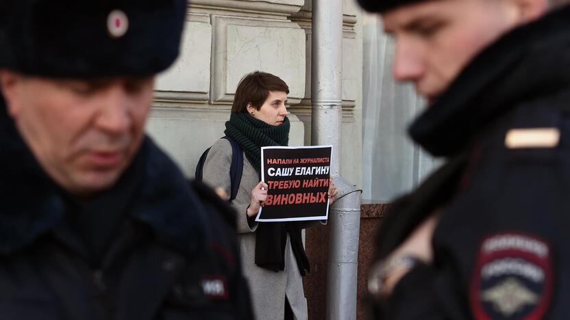 Protestuoja žmogaus teisių aktyvistė