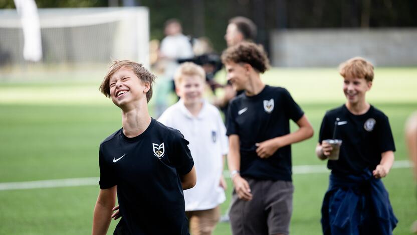 Vilniuje oficialiai pristatytas naujas „VFA-Hanner“ futbolo stadionas