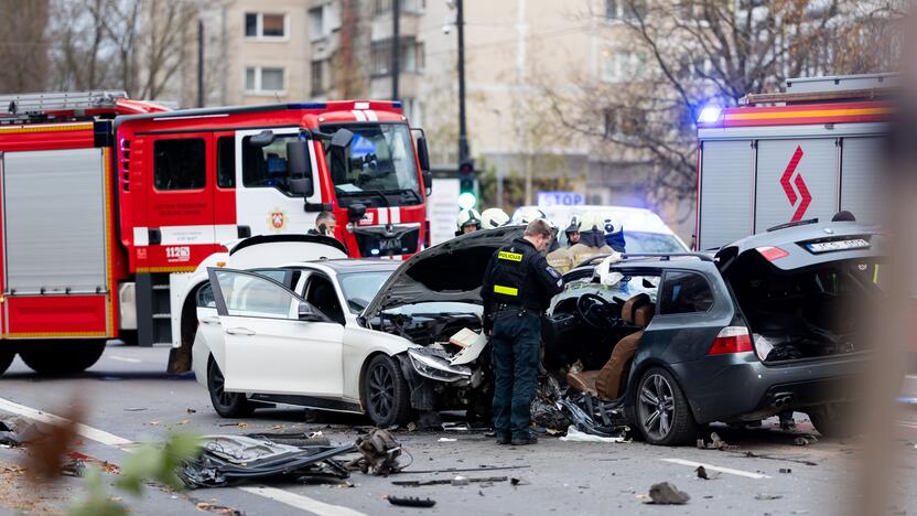 Trijų automobilių avarija Vilniuje