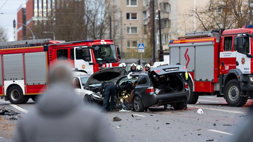 Trijų automobilių avarija Vilniuje