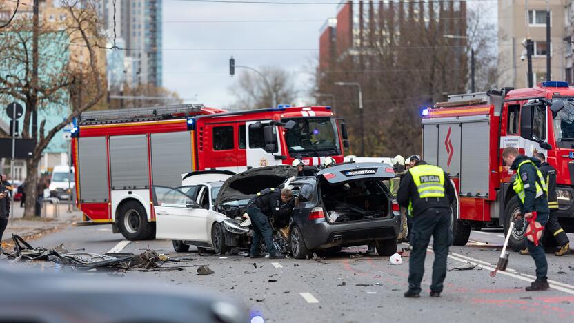 Trijų automobilių avarija Vilniuje