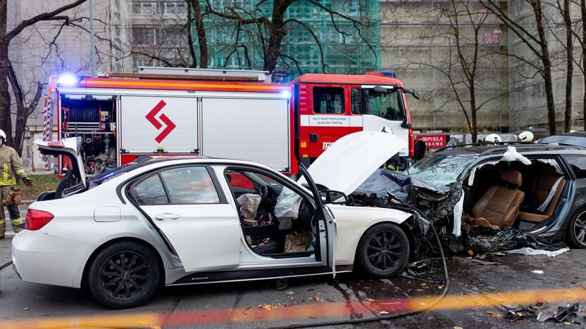 Trijų automobilių avarija Vilniuje