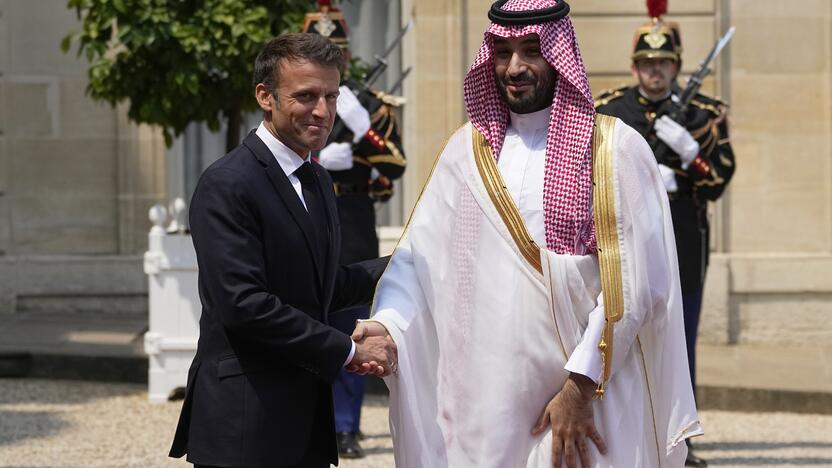 Emmanuelis Macronas ir Mohammedas bin Salmanas